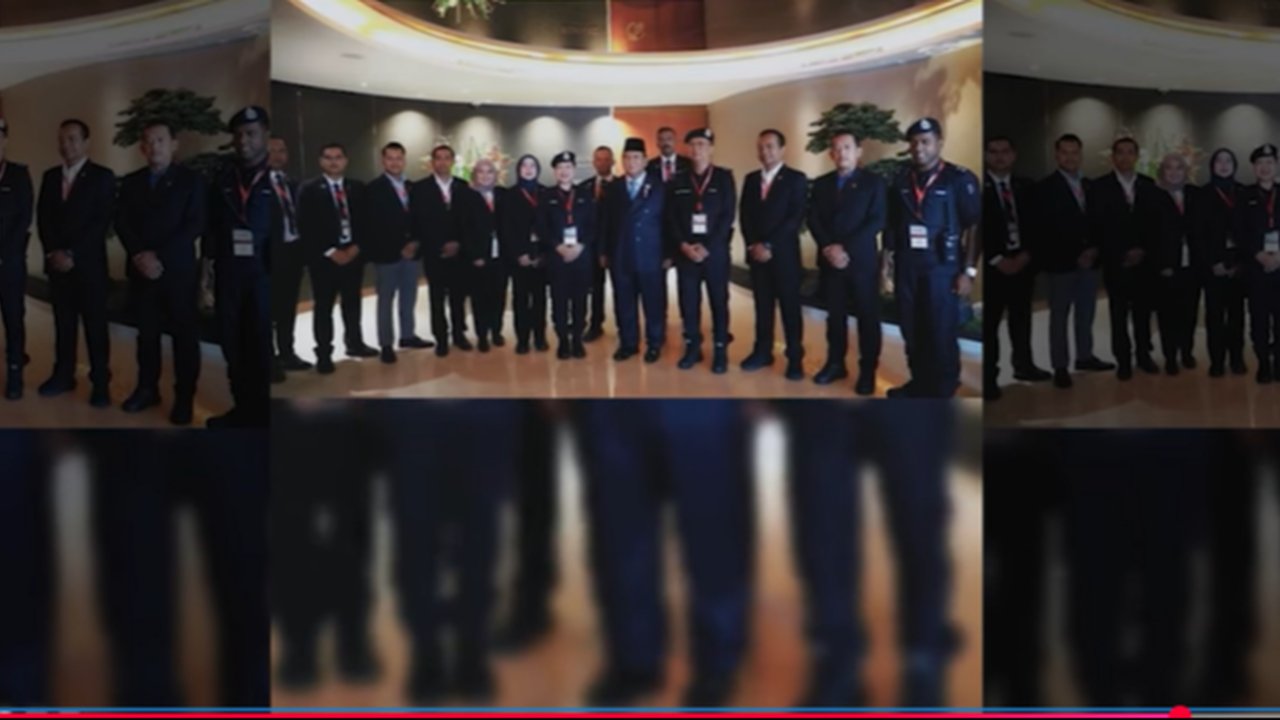 VIDEO: Momen Polisi Malaysia Ramai-Ramai Menunggu Presiden Prabowo Demi Hal ini!