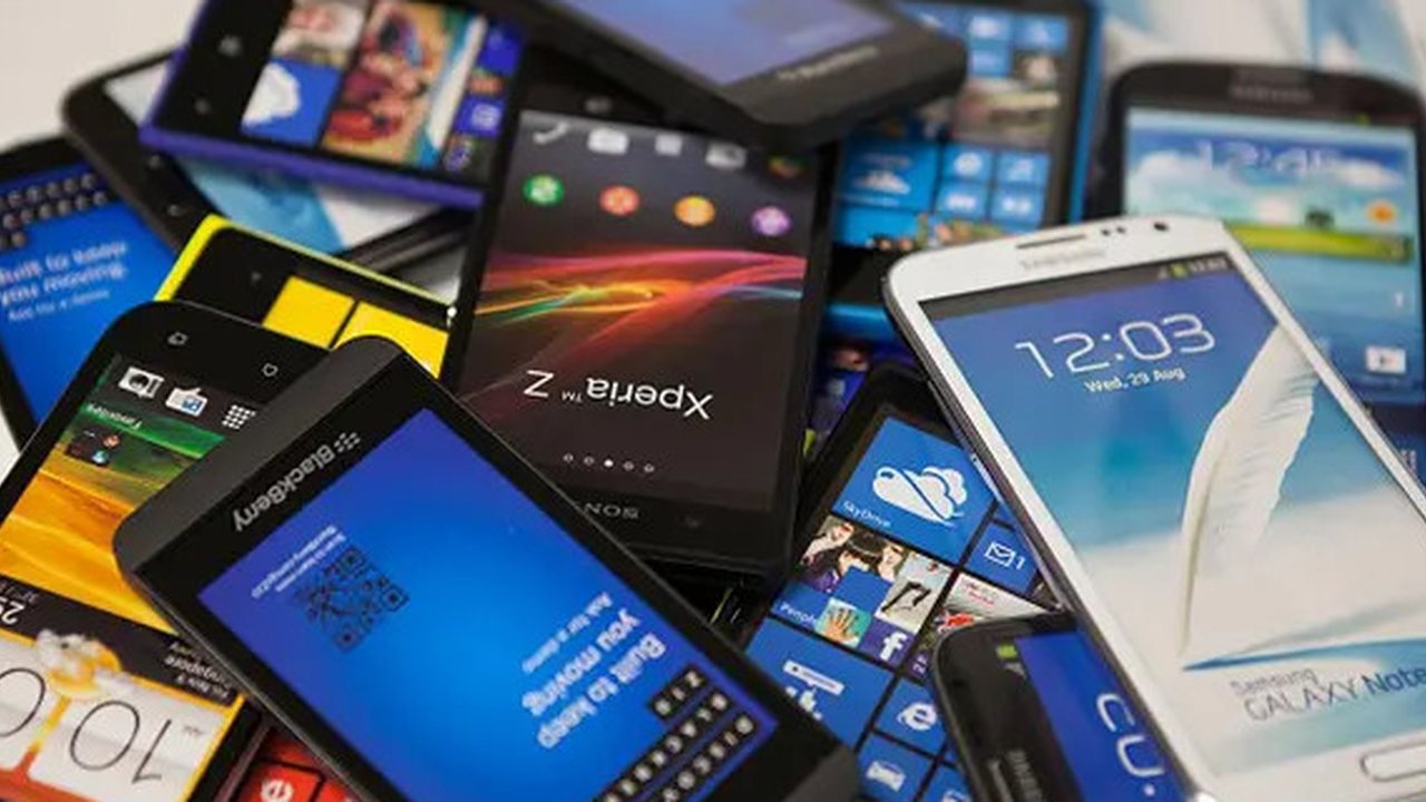 Hari Sumpah Pemuda 2025, DPR Minta Generasi Muda Dilindungi dari Ancaman Digital