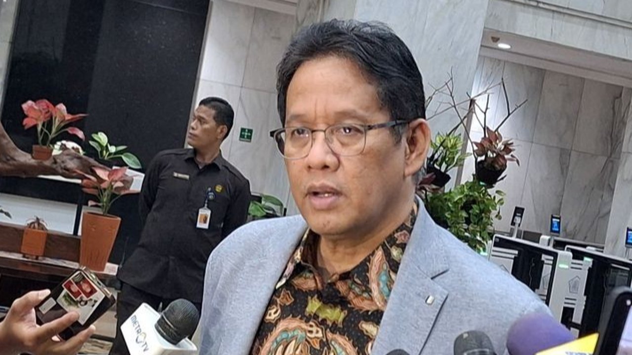 Menteri Keuangan Purbaya Yudhi Sadewa bertemu Dirut Pertamina Simon Aloysius Mantiri, membahas pembangunan kilang minyak dan hulu migas. Ternyata, Purbaya Pertamina Kilang Minyak justru disambut positif.