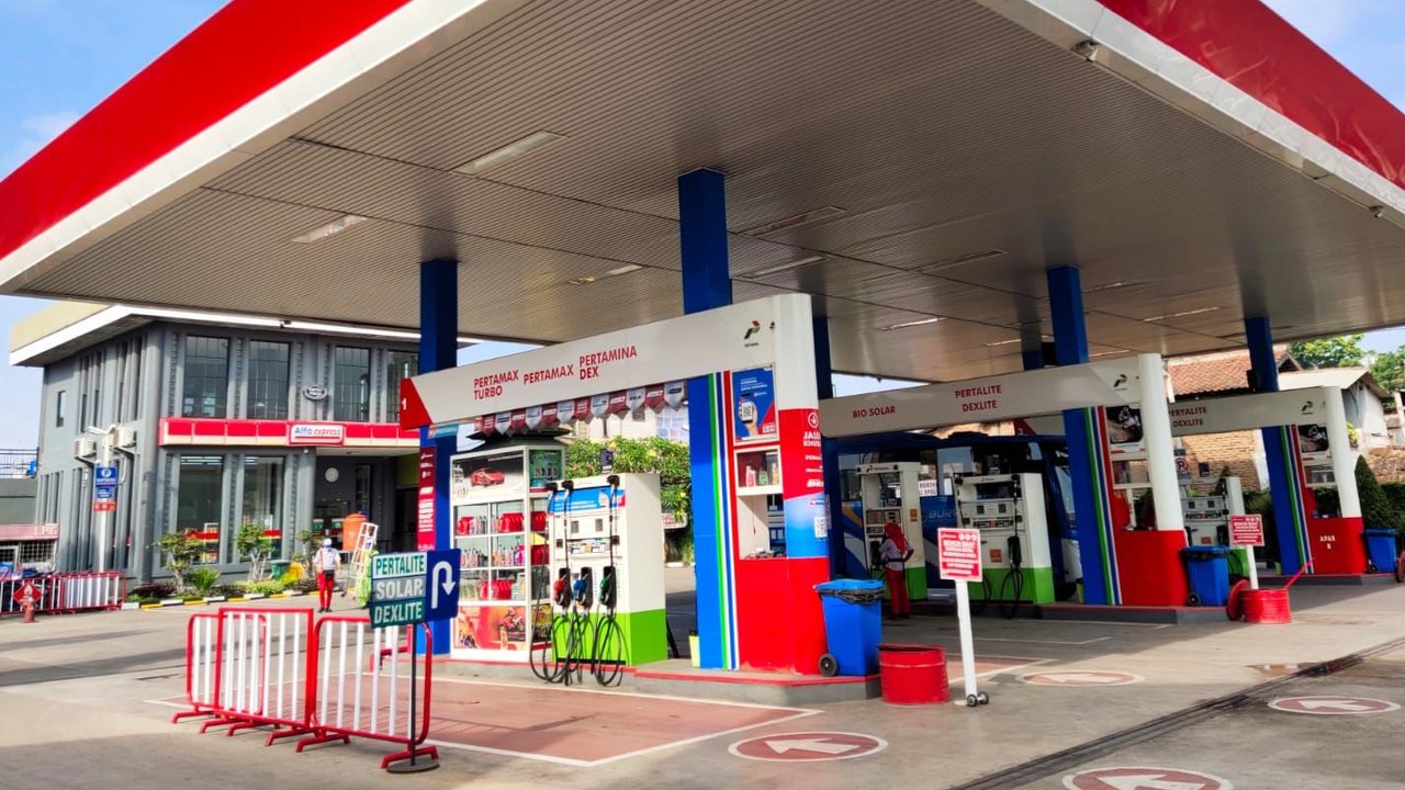 Anak Buah Bahlil Cek SPBU Pertamina di Jatim Usai Banyak Sepeda Motor Terkendala Setelah Mengisi Pertalite, Begini Hasilnya