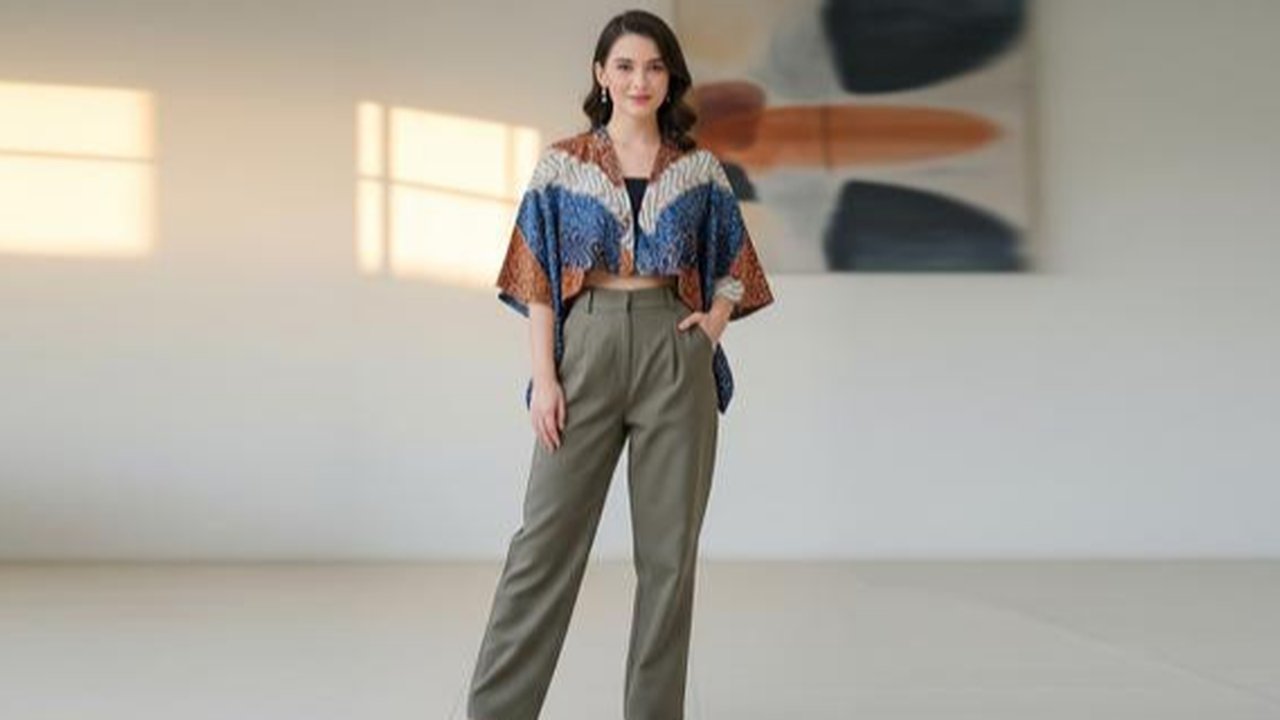 Contoh Model Atasan Batik Kimono Anti Kaku 2025