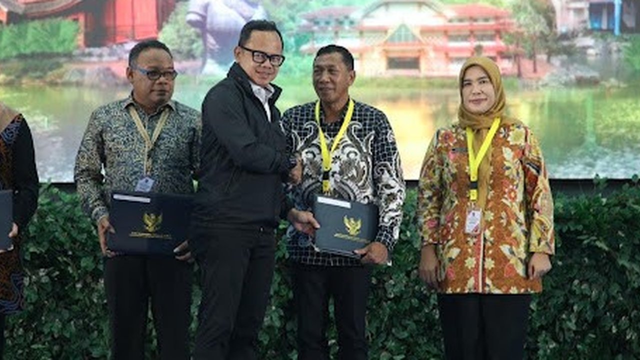 Tutup Rakor Sekda dan Kepala Bappeda, Wamendagri Bima Ingatkan Dukungan Program Prioritas Kopdeskel
