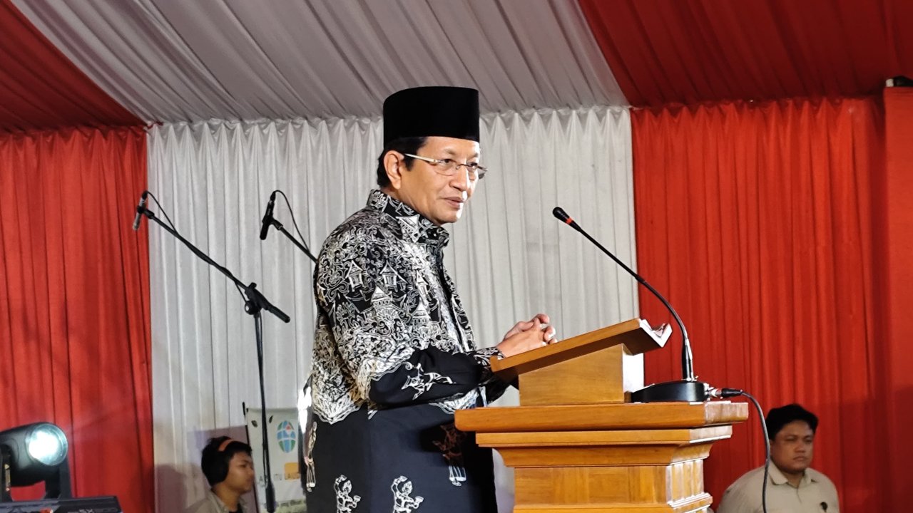 Menteri Agama Nasaruddin Umar usai meresmikan Bangunan Baru Gereja Katedral Makassar, Kamis (30/10) malam