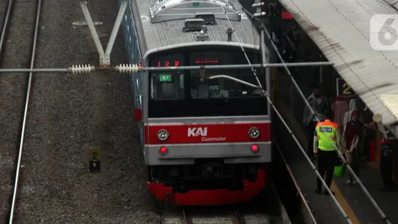 PT Kereta Commuter Indonesia (KCI) atau KAI Commuter mencatat lonjakan penumpang KRL Commuter Line Jabodetabek. (Foto: KAI)