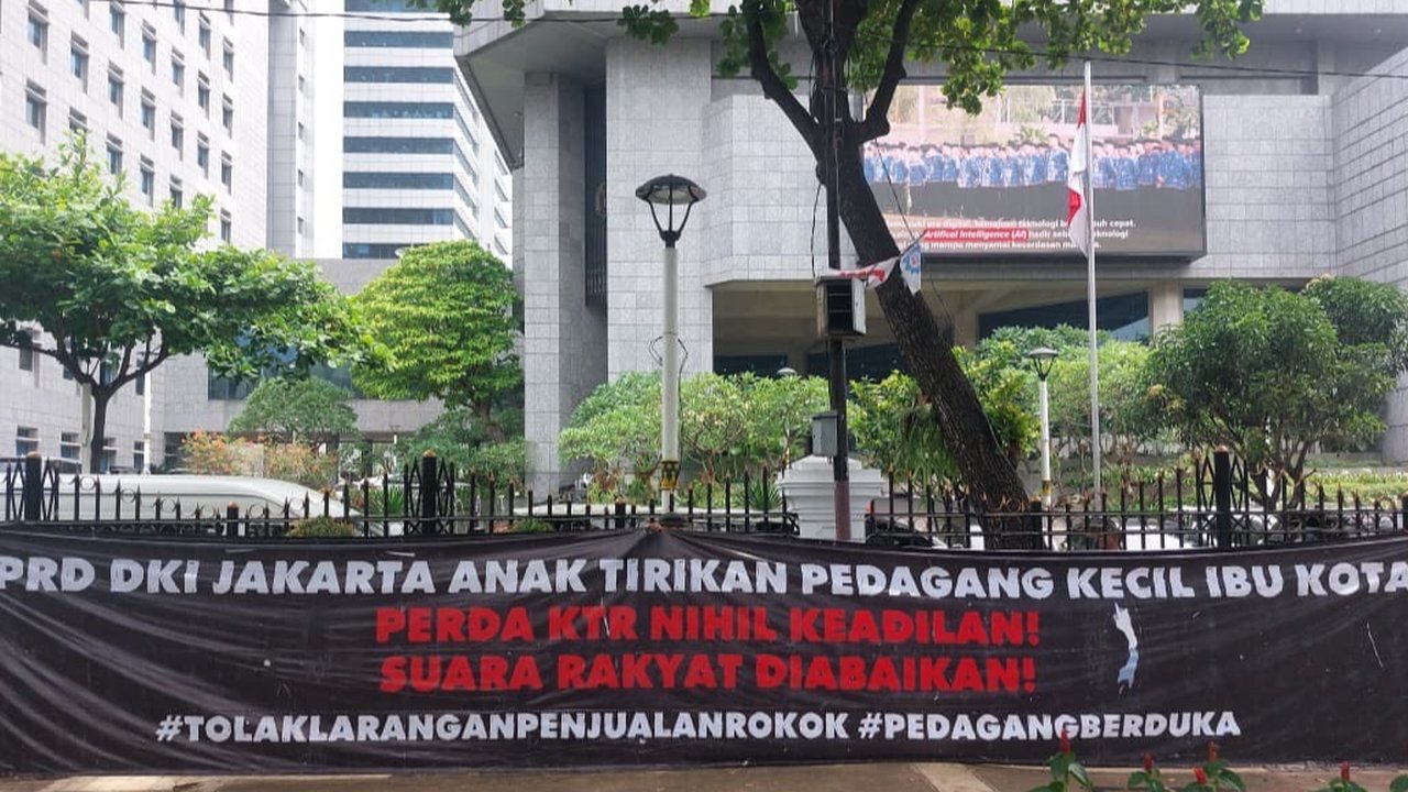 Pedagang Minta Pemprov Jakarta Kaji Ulang Draft Final Raperda Kawasan Anti Rokok: Semakin Menindas Usaha Rakyat Kecil