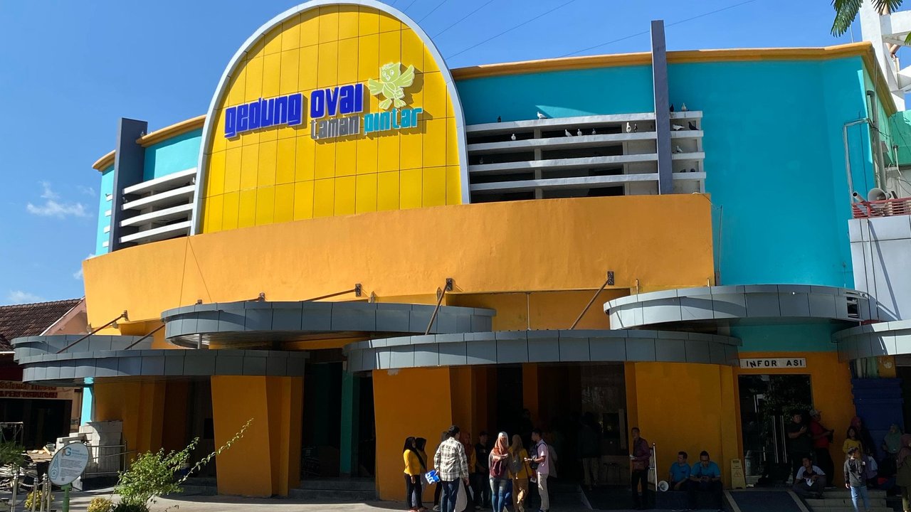Gedung Oval di Taman Pintar Jogja