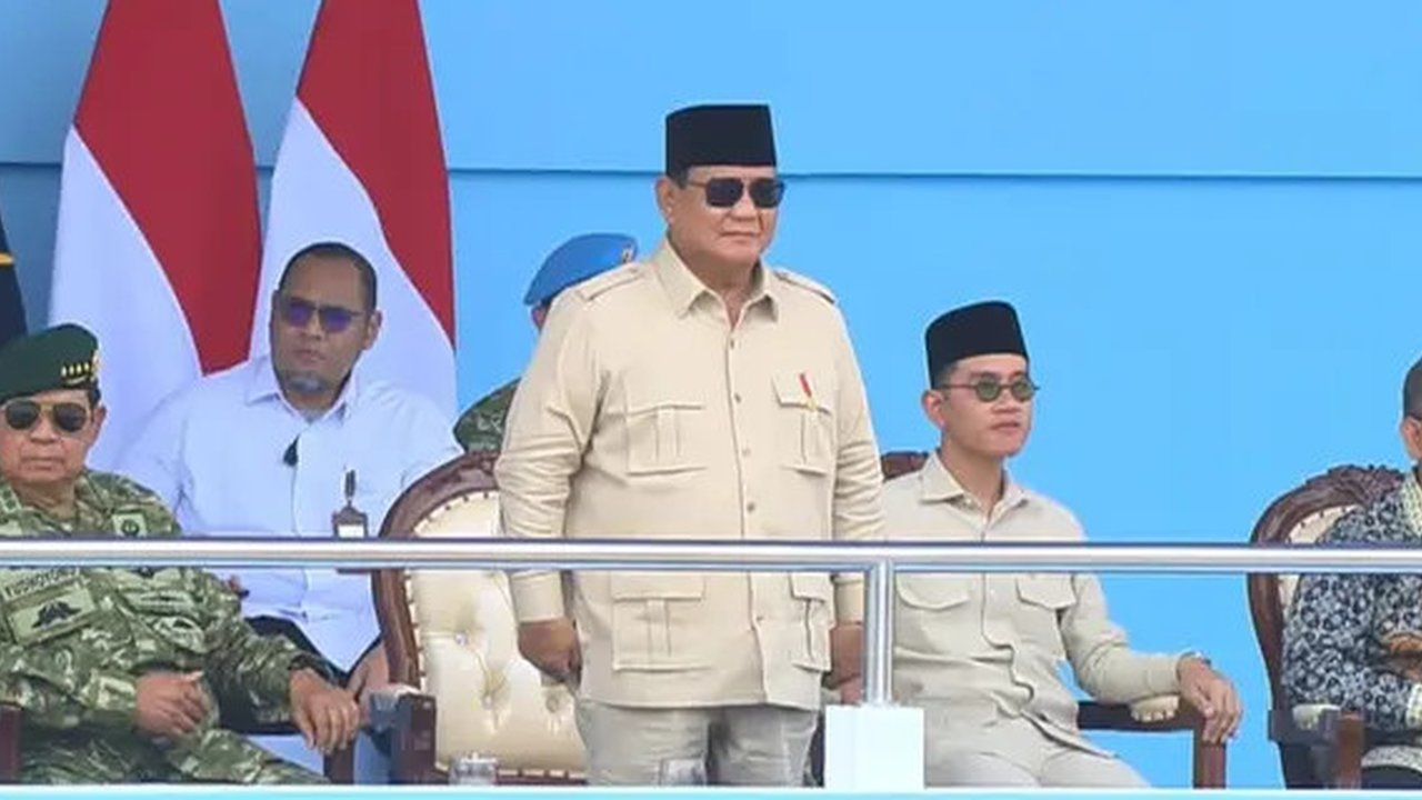 VIDEO: Beri Kode Penting! Perwira Polisi Istri Eks Panglima ke Anggota TNI Kawal Prabowo di Monas