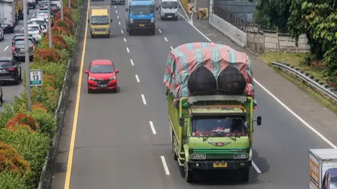 Menteri Koordinator Bidang Infrastruktur dan Pembangunan Kewilayahan, Agus Harimurti Yudhoyono (AHY), menegaskan bahwa keselamatan transportasi nasional harus menjadi prioritas bersama. (Dok.