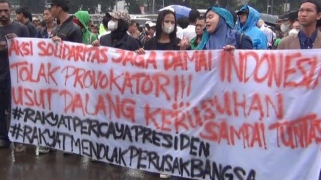 Koordinator ASRI dan KNPRI menegaskan bahwa segala bentuk tindakan anarkis hanya akan merugikan rakyat dan mencederai demokrasi. Simak 8 prinsip penting untuk demokrasi sehat.