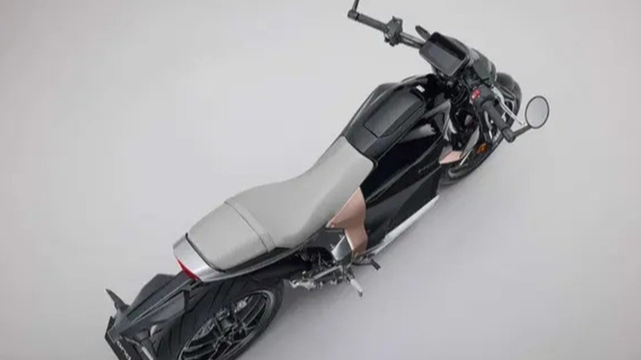 Motor listrik Honda CUV e: (kiri) dan Honda ICON e: (kanan). (Liputan6.com/Septian Pamungkas)
