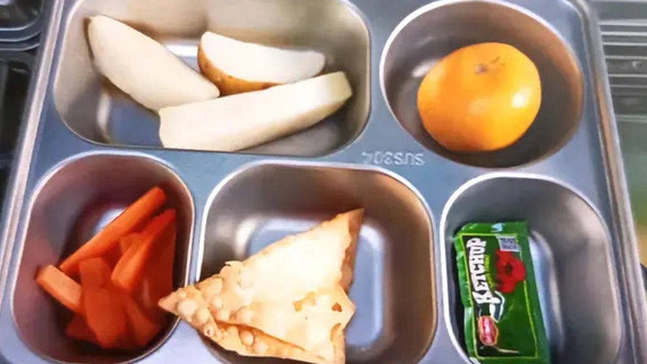 BGN Sidak Dapur SPPG di Depok Viral Menu MBG Kentang Rebus Kecil, Pangsit & Saus Sachets