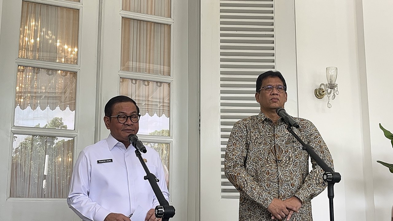 VIDEO: Aksi Tak Terduga Jempol Gubernur Pramono Sambut Menkeu Purbaya di Balai Kota Jakarta