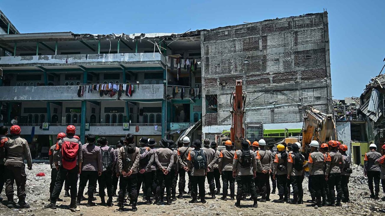Cerita Mantan Santri kini Jabat Wagub, Pernah 'Ngalap' Berkah di Pesantren Bantu Ngecor Gedung