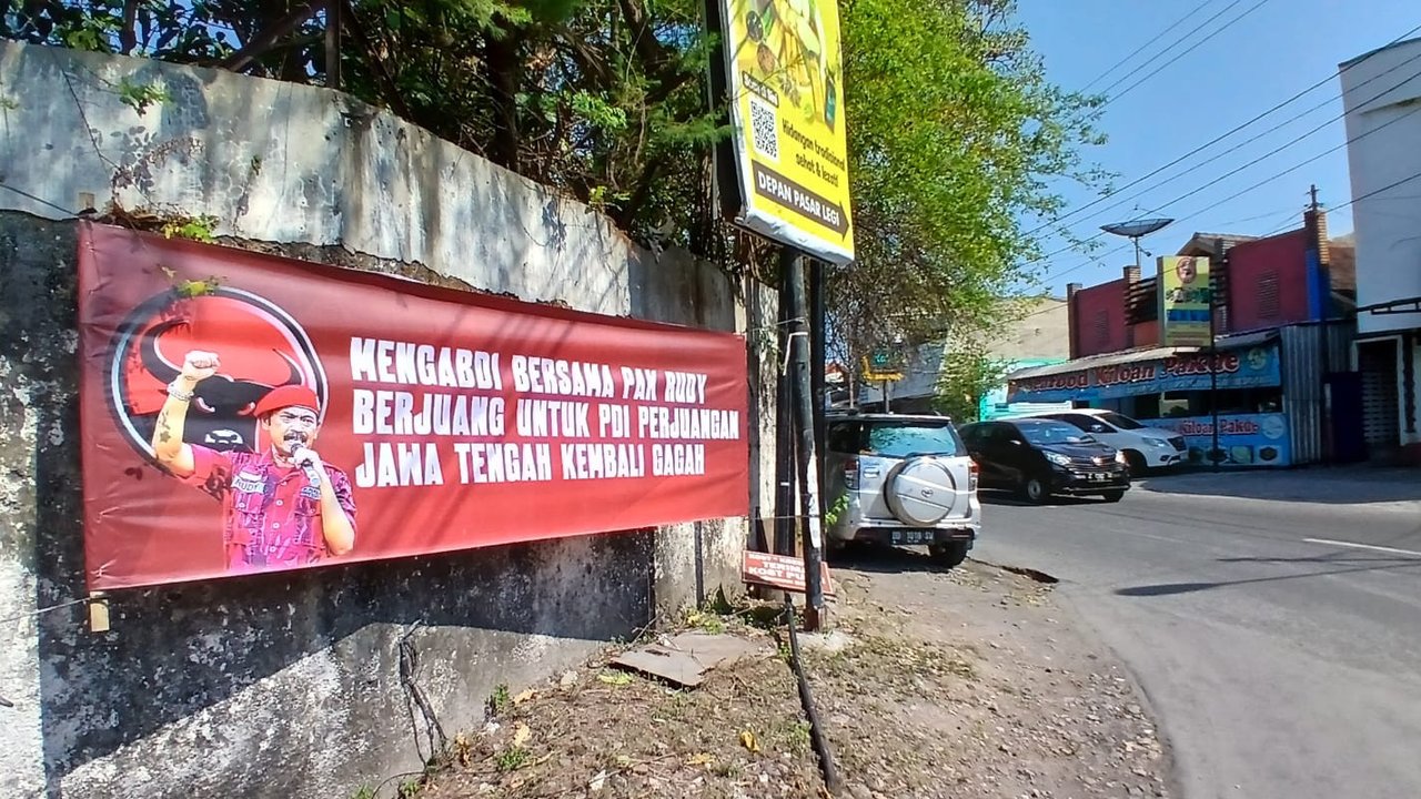 Jelang Pengumuman Ketua DPD PDIP Jateng, Spanduk Dukungan ke FX Rudy Muncul di Solo