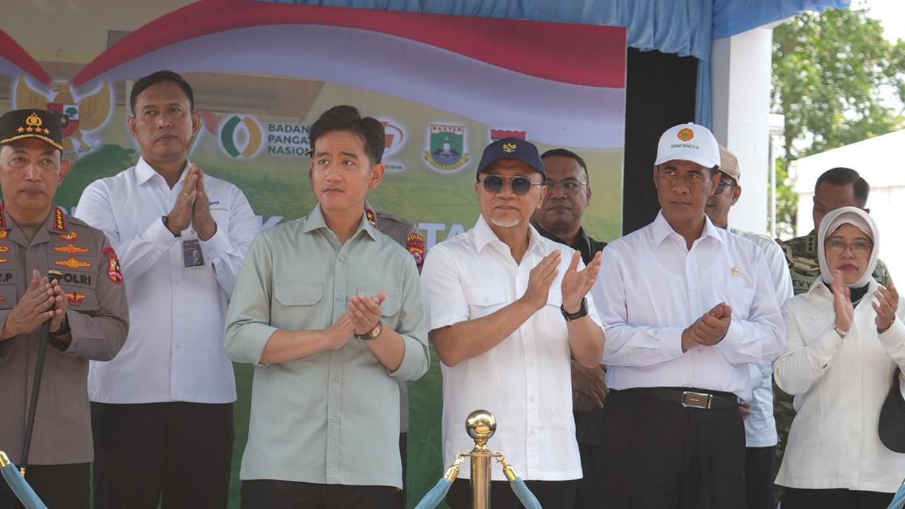 Tanam Jagung Serentak, Menko Zulhas Apresiasi Sinergi Polri dan Pemda Jaga Ketahanan Pangan Nasional