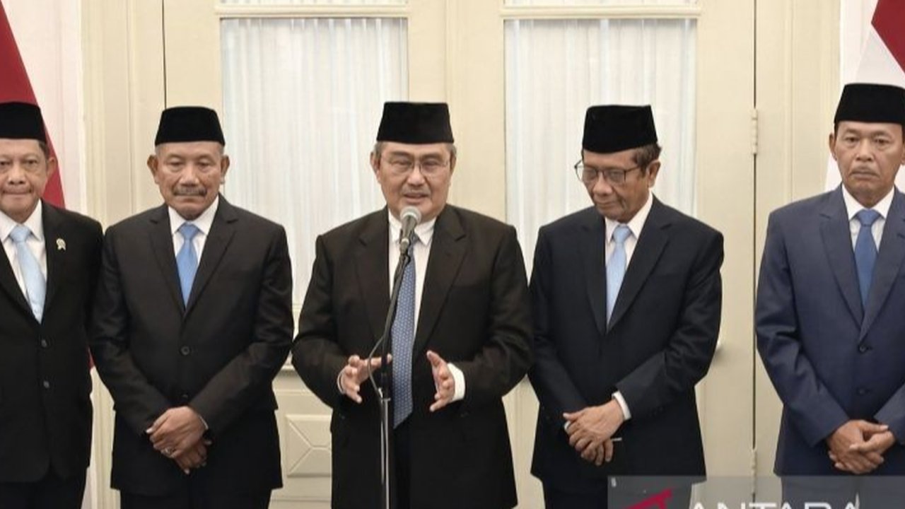 Presiden Prabowo Subianto mendesak Komisi Percepatan Reformasi Polri menyerahkan laporan awal dalam tiga bulan, menunjukkan komitmen kuat terhadap Reformasi Polri demi menjawab harapan masyarakat.