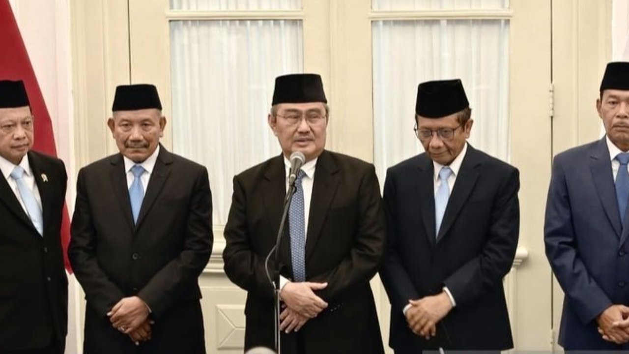 VIDEO: Tancap Gas! Prabowo Beri Arahan Tegas ke Tim Reformasi Polri Segera Evaluasi Polisi