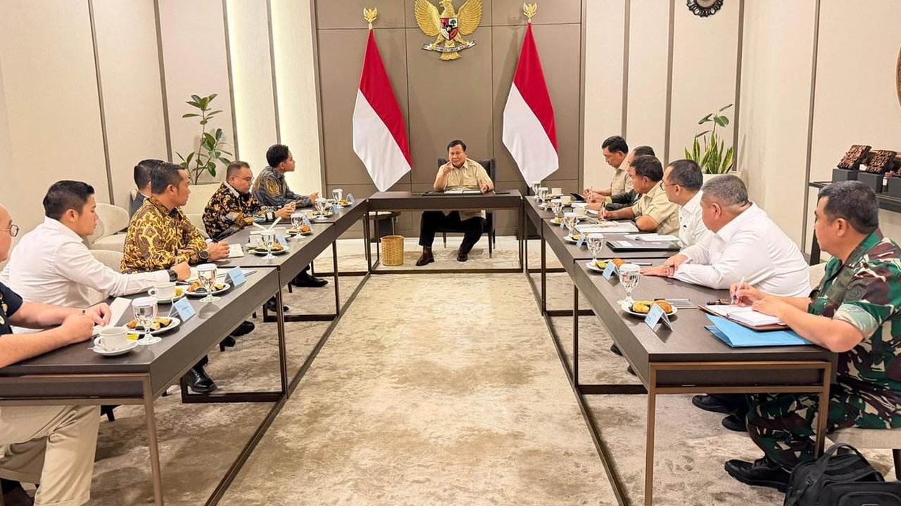 Prabowo Tunda 2 Jam Terbang ke Australia, Gelar Rapat Khusus di Halim