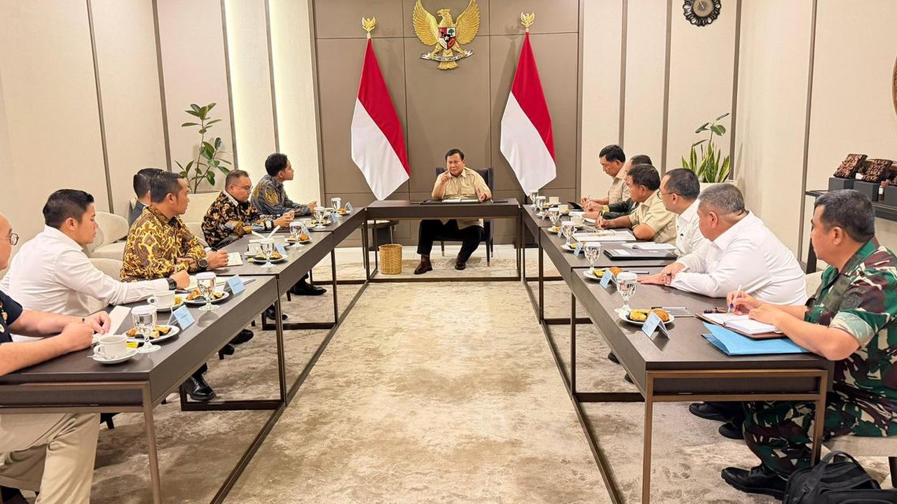 Prabowo Tunda 2 Jam Terbang ke Australia, Gelar Rapat Khusus di Halim