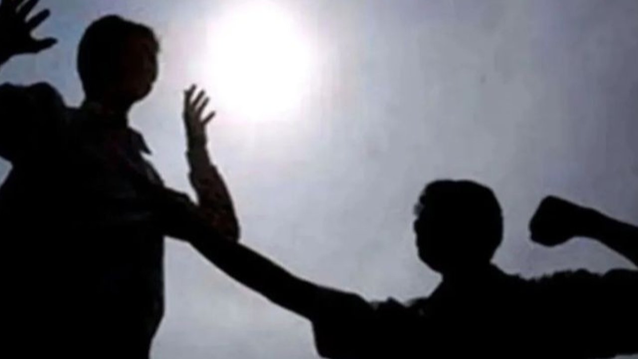 Psikolog UI, Anna Surti Ariani, membagikan kiat membantu teman yang menjadi korban perundungan di sekolah, meliputi pelaporan ke pihak sekolah dan pemberian dukungan psikologis.