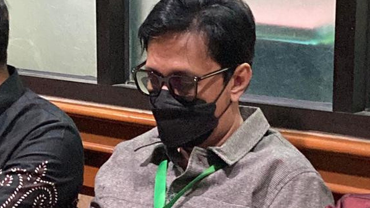 Andre Taulany kembali menggugat cerai sang istri untuk ketiga kalinya pada Rabu (09/04/2025) lalu. Saat ini telah mencapai sidang tahap eksepsi atau pembuktian dari pihak termohon pada Senin
