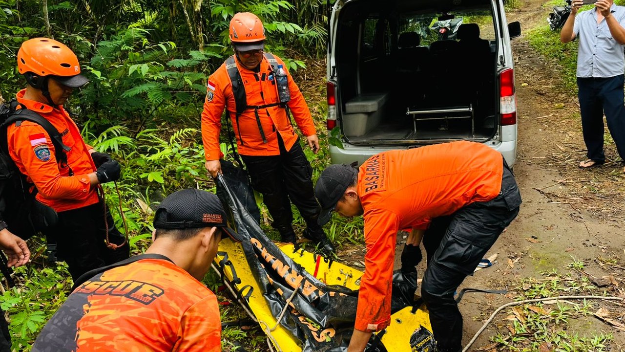 Tim SAR gabungan Bali menemukan jenazah perempuan lansia bernama Ni Wayan Ratu (75) di bawah jurang, Rabu (12/11)