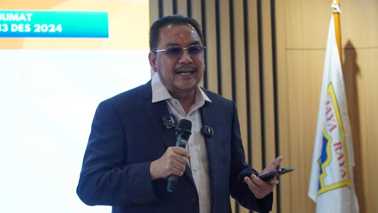 Pendiri Lembaga Survei LSI yang juga Ketua Umum Perkumpulan Penulis Indonesia Satupena, Denny JA (Istimewa)