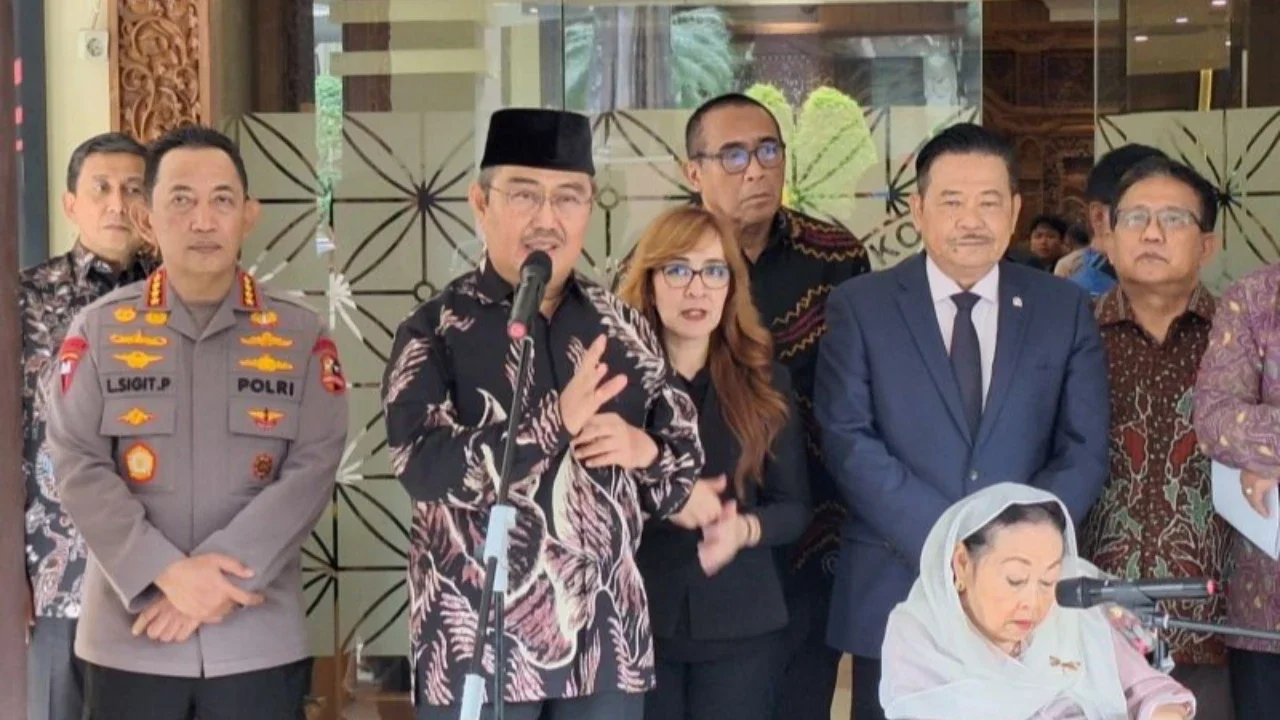 VIDEO: Menohok Depan Kapolri, Ketua Tim Reformasi Jimly Singgung Polisi Kerasukan Politik & Bisnis