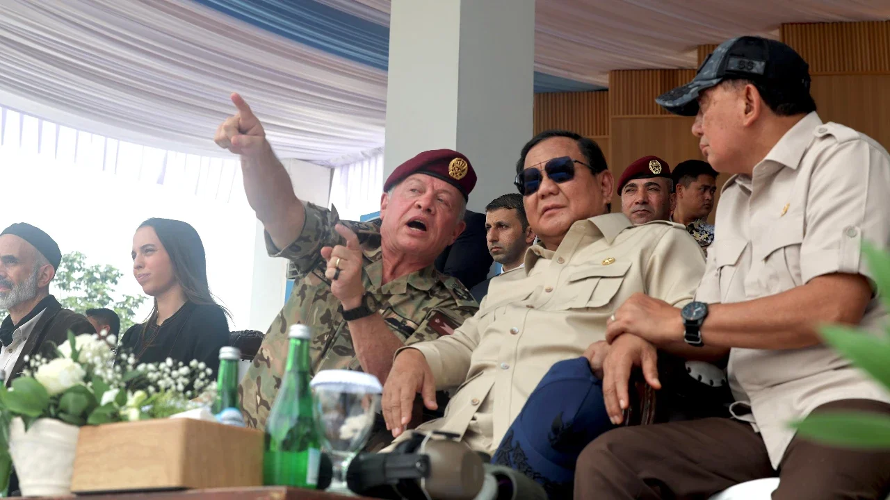 Potret Prabowo-Raja Abdullah II Saksikan Demontrasi Drone dari TNI dan Angkatan Bersenjata Yordania