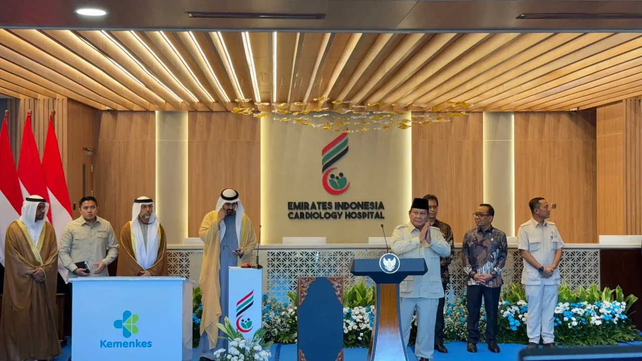 Momen Prabowo Didampingi Putra Mahkota UEA Tinjau RS Kardiologi di Solo