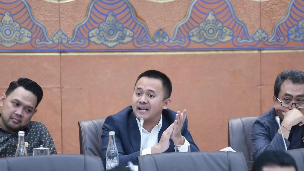 VIDEO: Emosi Mufti PDIP 