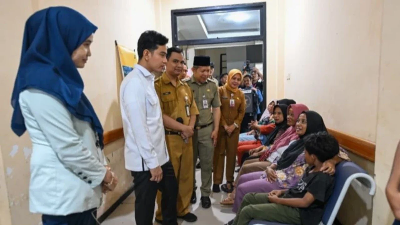 VIDEO: Momen Bapak-Bapak Curhat Panjang, Baru Sadar Ternyata Ngobrol dengan Wapres Gibran