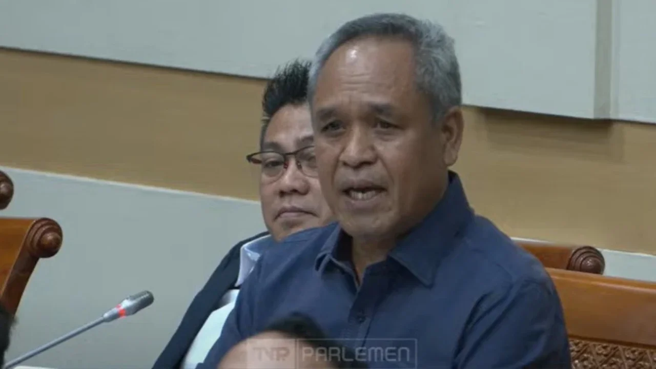 VIDEO: Benny DPR Sebut Hakim MK Berani Tunjukkan Ijazah Asli 