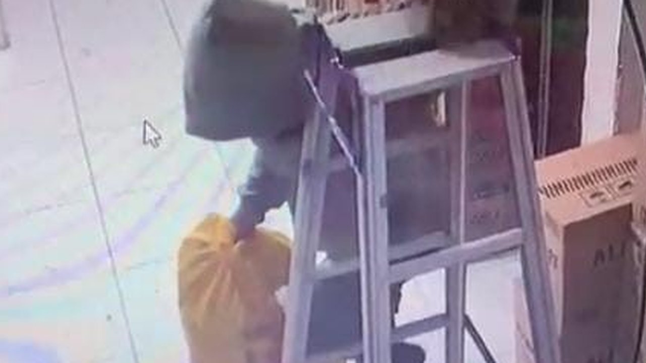 Pelaku Pembobolan Minimarket Ditangkap, Sembunyi di Lantai Dua hingga Toko Tutup, Hasil Rampok Dikirim ke Ortu