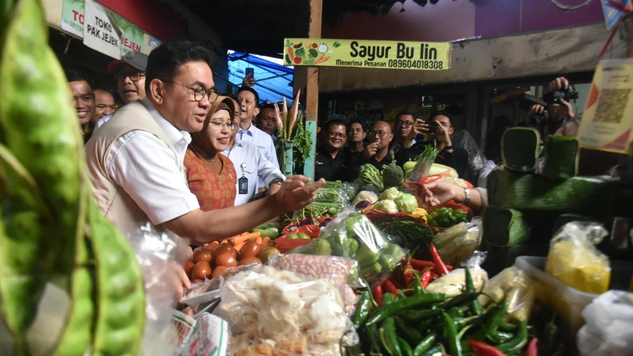 Pedasnya Bukan di Lidah, tapi di Harga, Mendag Budi Sampai Melipir ke Pasar Cihapit Bandung