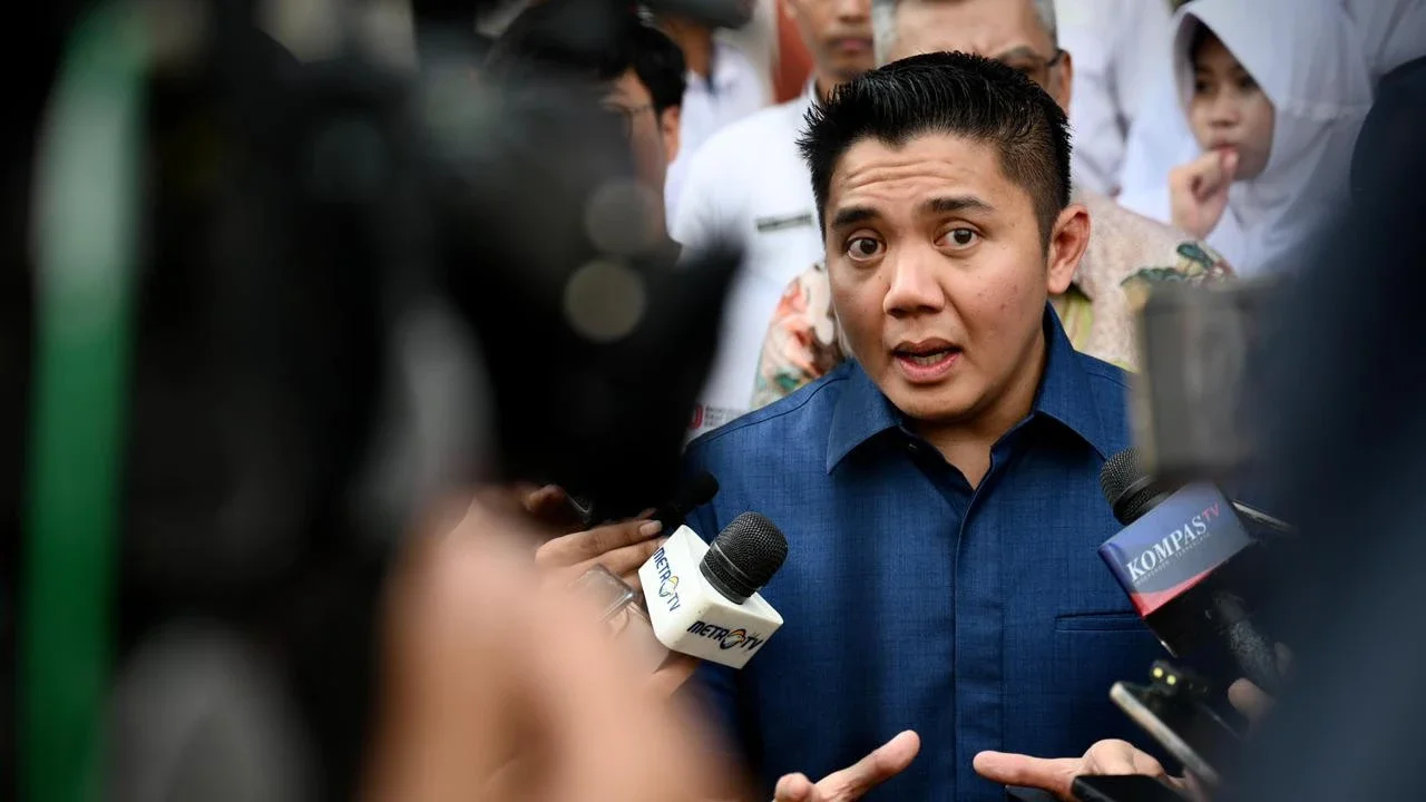 VIDEO: Adab Teddy Engga Tekan Tombol hingga Dipanggil Prabowo saat Resmikan Jembatan Baru di DIY