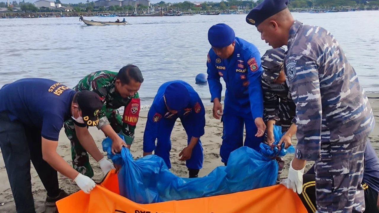 Mayat Tanpa Identitas Ditemukan Mengapung di Perairan Selat Bali