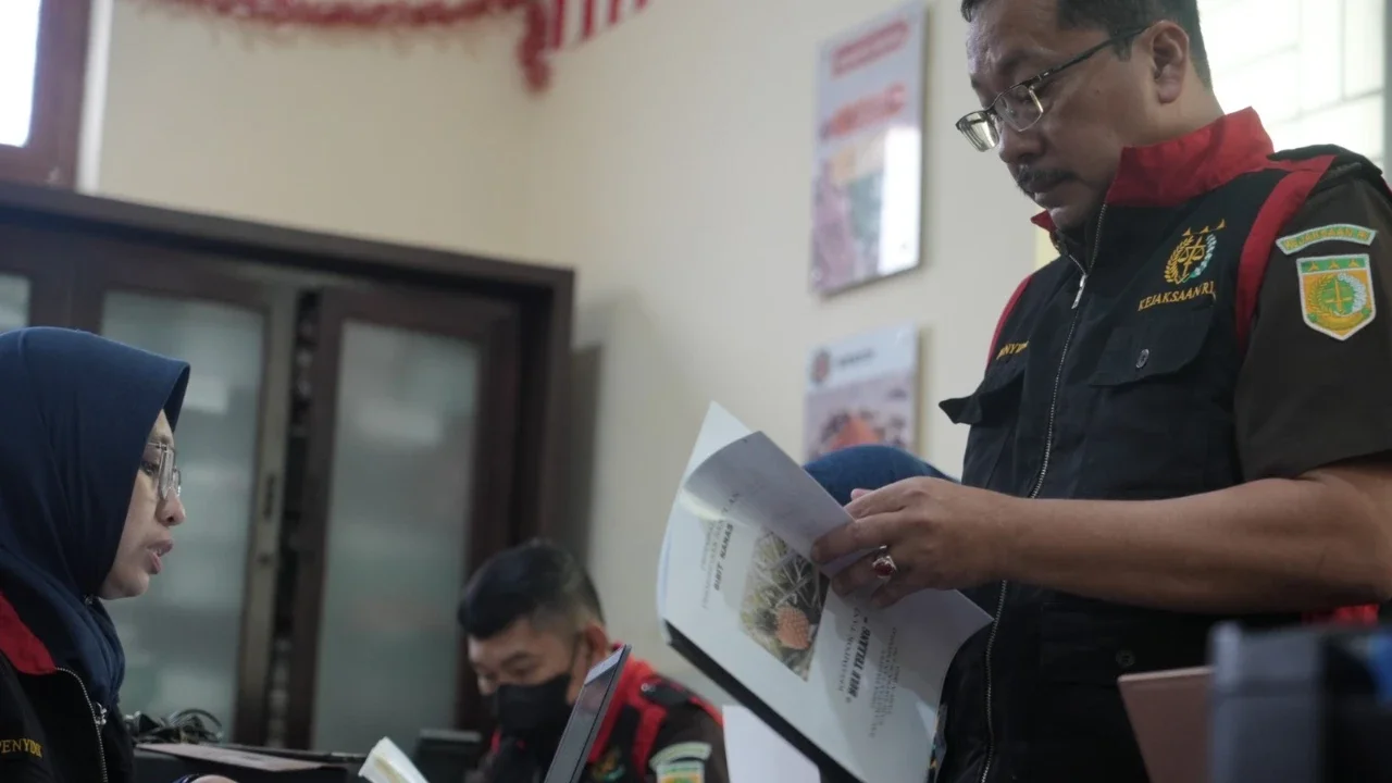 Cium Dugaan Korupsi Pengadaan Bibit Nanas Rp60 M, Kejati Geledah 2 Kantor Dinas Lingkup Pemprov Sulsel