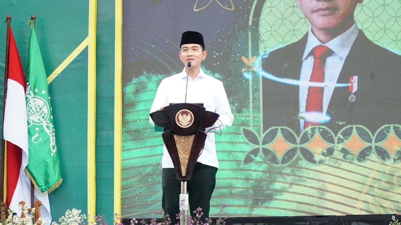 Wapres Gibran Rakabuming Raka menghadiri Pondok Pesantren Asshodiqiyah Semarang, Jalan Sawah Besar Timur, Kaligawe, Kecamatan Gayamsari, Semarang, Jawa Tengah, Minggu (2/11).