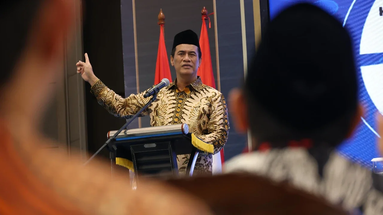 Mentan Amran Pacu Semangat Para Santri untuk Terjun ke Dunia Pertanian