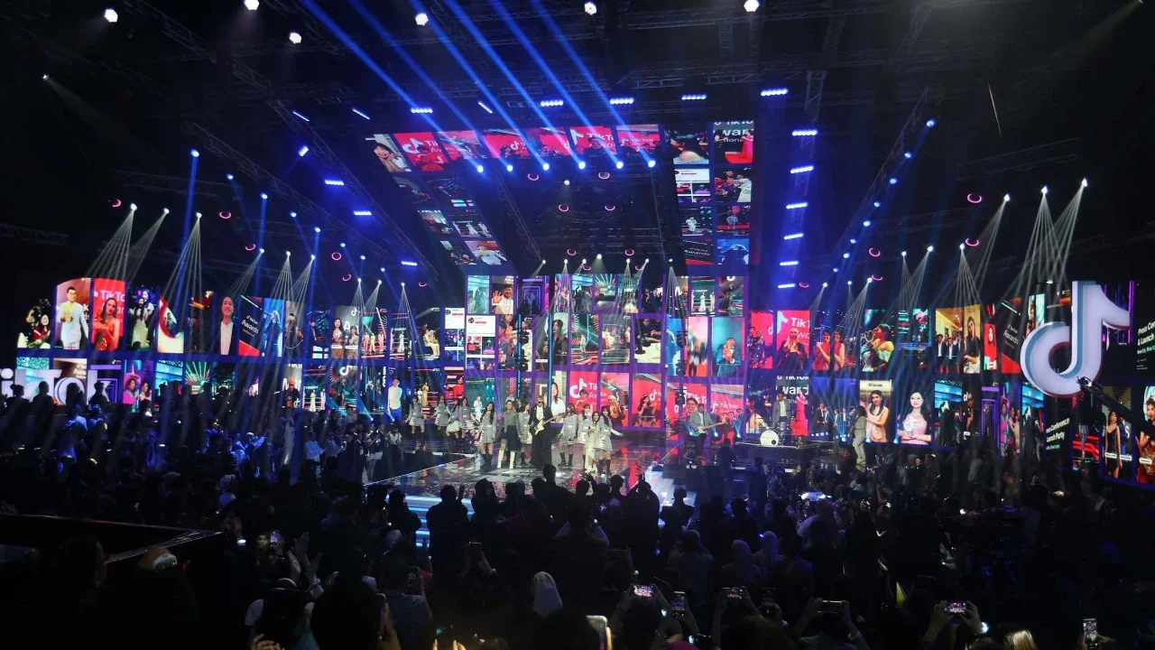 Malam puncak TikTok Awards Indonesia 2025  di Studio Emtek City Indosiar,Jakarta,  Jumat (21/11/2025).