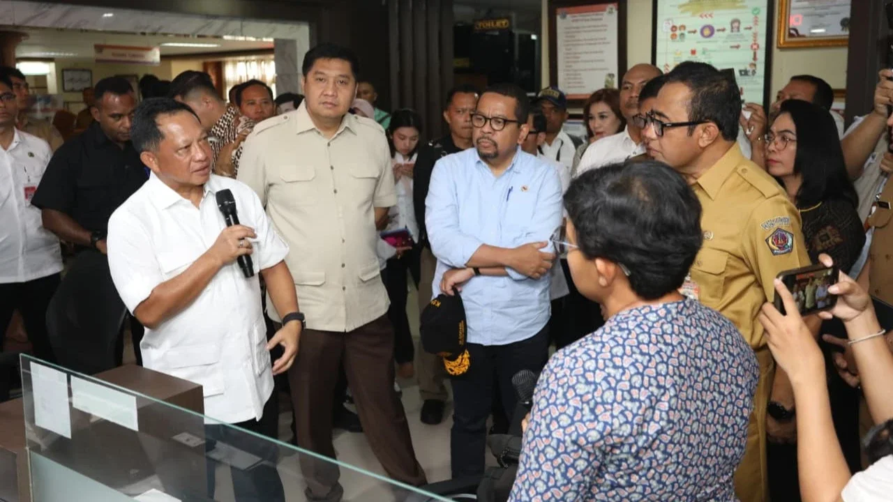 Mendagri Tito Karnavian Tinjau MPP Denpasar, Pastikan Pembebasan BPHTB dan PBG Berjalan Efektif
