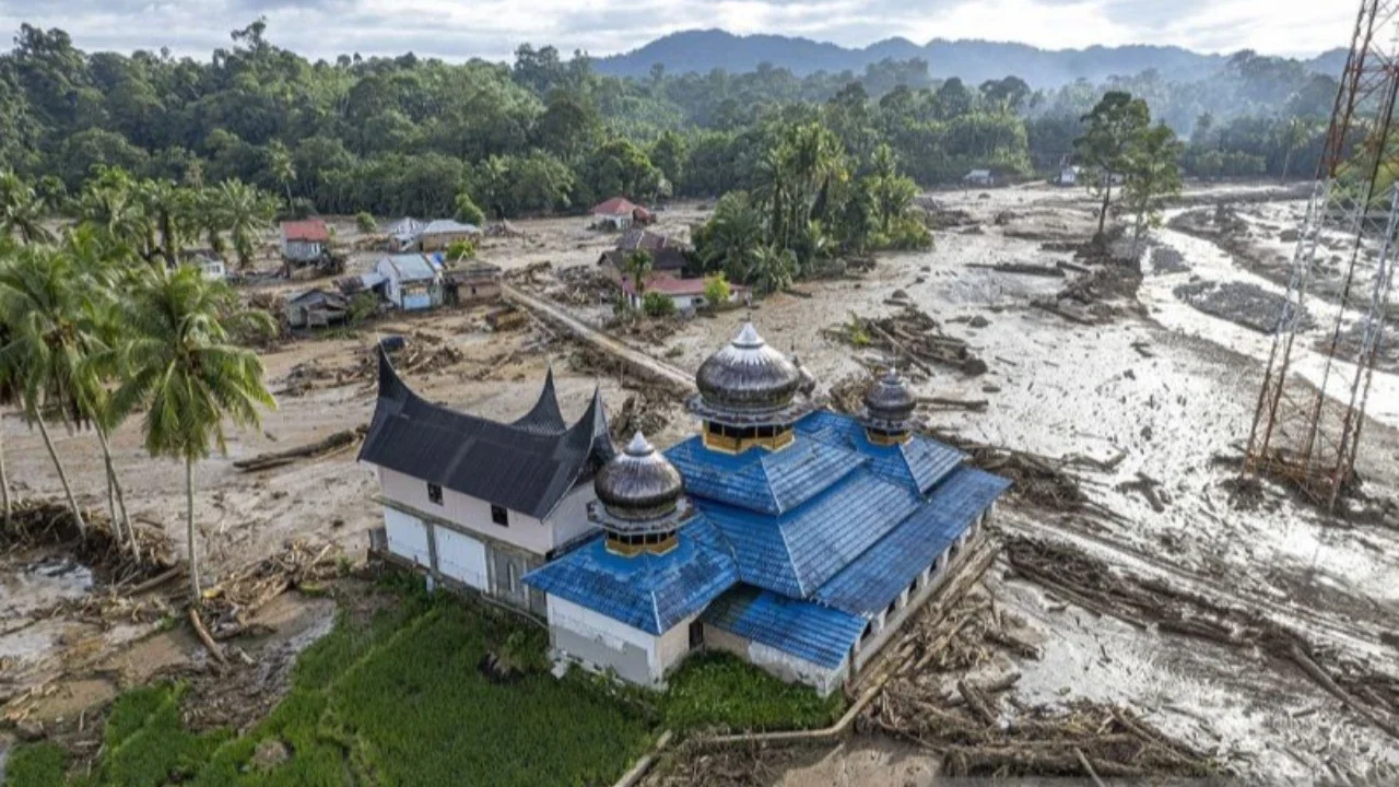 Presiden Rusia Vladimir Putin menyampaikan duka cita mendalam kepada Indonesia atas bencana banjir dan longsor di Sumatera yang menewaskan ratusan jiwa, menunjukkan solidaritas internasional di tengah musibah ini.