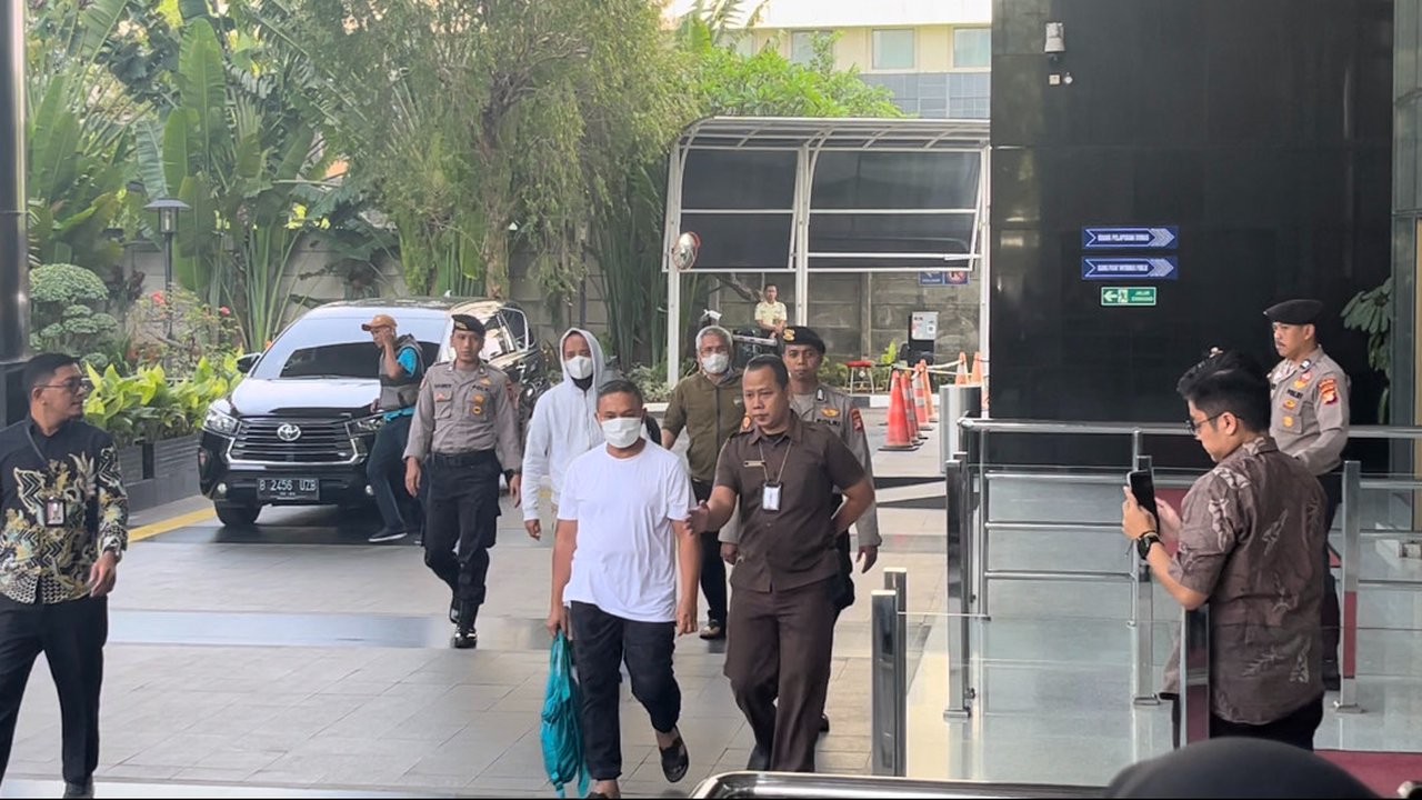 KPK Bagi 2 Kloter Terbangkan Gubernur Riau CS ke Gedung Merah Putih