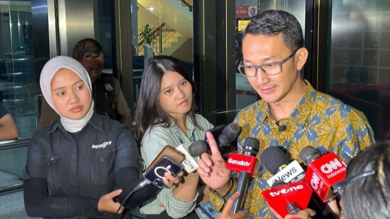 Komisi Pemberantasan Korupsi (KPK) telah **tetapkan tersangka OTT Gubernur Riau** Abdul Wahid. Siapa saja yang terlibat dan kapan identitasnya akan diungkapkan?