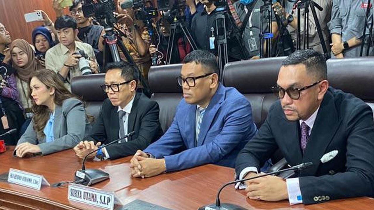 VIDEO: Tatapan Sahroni, Uya Kuya Hingga Nafa Urbach Dengarkan Pembacaan Putusan Sidang MKD DPR