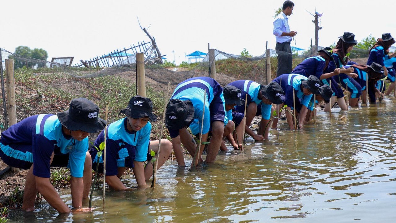 BRI Beri Edukasi dan Aksi Mitigasi Perubahan Iklim bagi Pelajar Sekolah