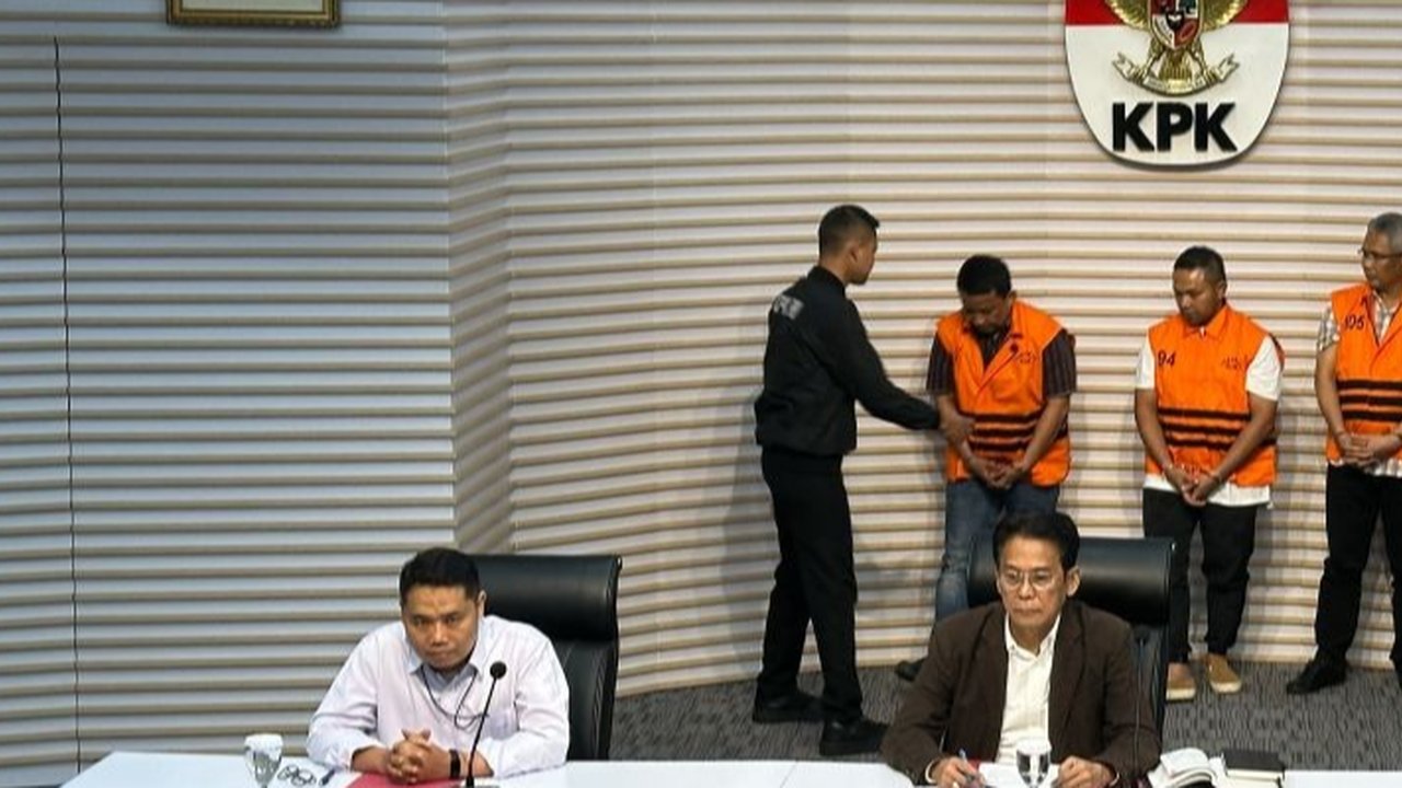 Komisi Pemberantasan Korupsi (KPK) berhasil tangkap Gubernur Riau Abdul Wahid atas dugaan pemerasan, berawal dari laporan masyarakat terkait penambahan anggaran proyek.