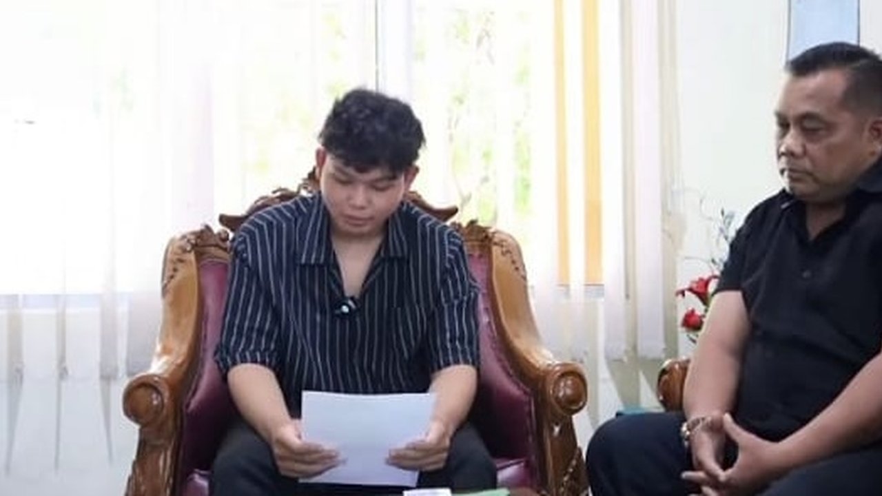 Alumni SMA di Semarang edit video porno