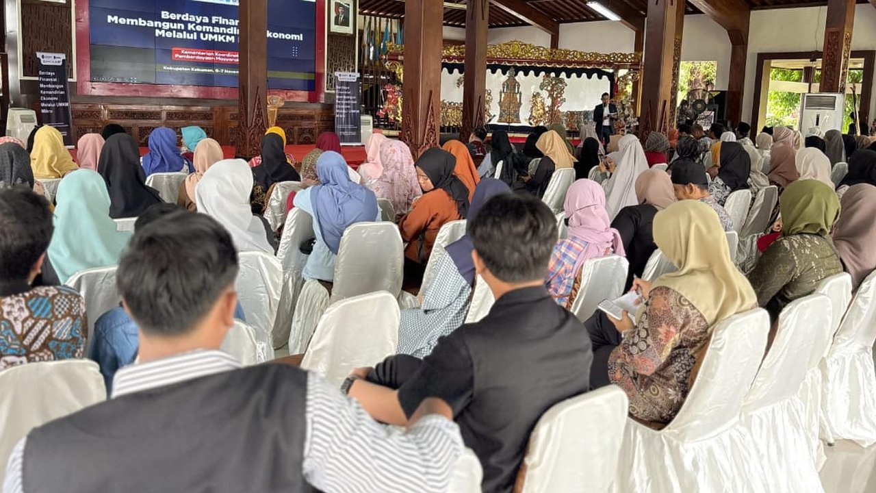 Dorong Perubahan Paradigma, Kemenko PM Gelar Pelatihan Berdaya Finansial di Kebumen